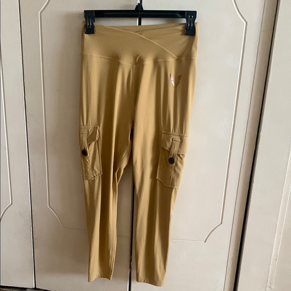 Firm abs 7/8 above ankle cargo legging soft light must mustard color